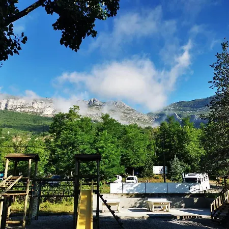Camping Chasteuil Verdon Provence *